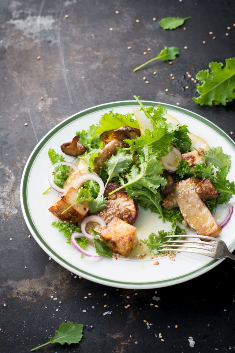 Grünkohlsalat-Tofu-Pilze-HOCH