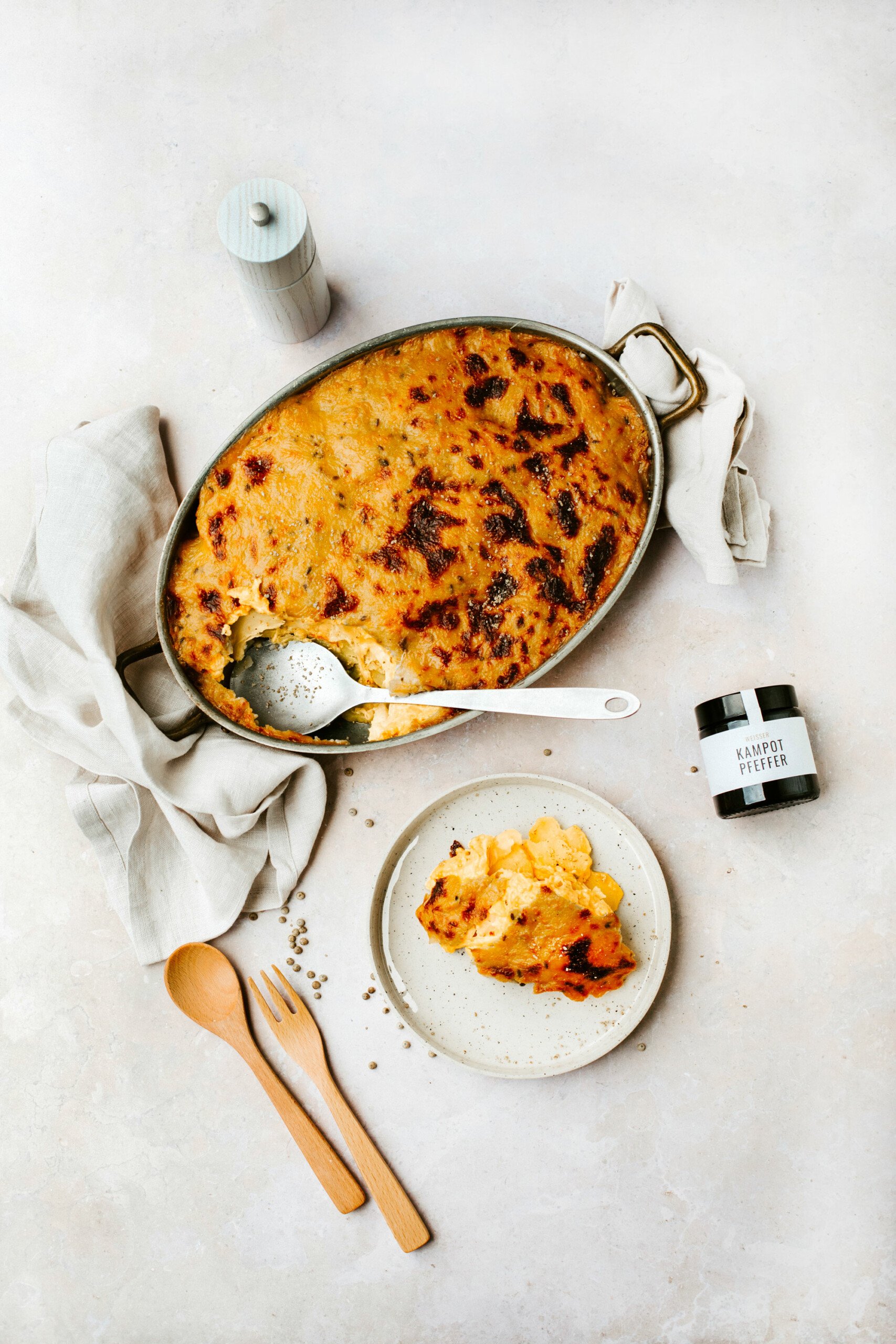 Rezept-Helmut-Gote-WDR-Blumenkohl-Kartoffel-Auflauf-Pack-HOCH