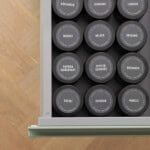 Gewürzgläser-anthrazit-Schublade-Deckel