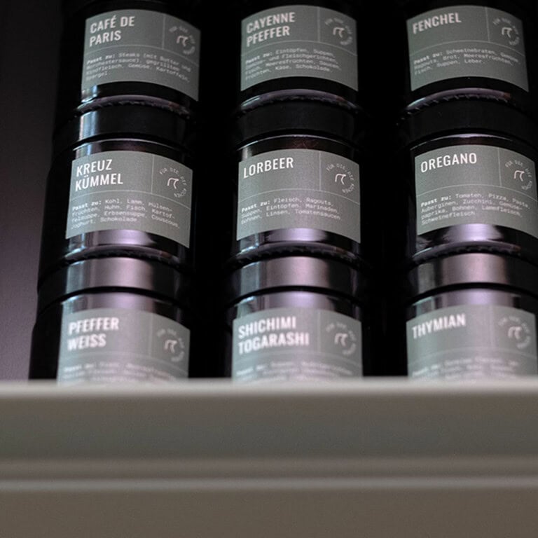 Gewürzgläser-salbei-Schublade-Front