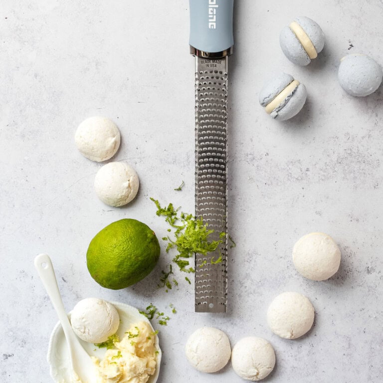 Microplane_Premium_Classic_46227_Zester_Sky Blue_Macarons5